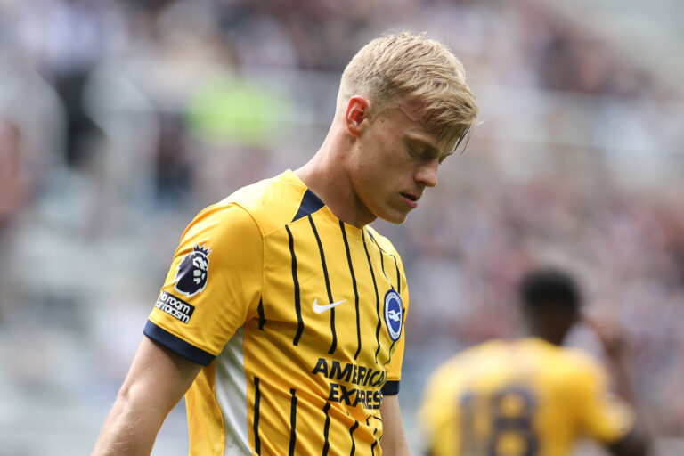 Tottenham’s £52m Van Hecke Deal Puts Brighton’s Vuskovic Chase on Alert