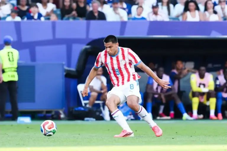 Diego Gomez greeted by fans in Paraguay after Brighton's World Cup break