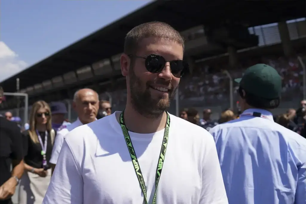 Fabian Hurzeler Studies World Cup Teams Ahead Of Brighton Pre Season