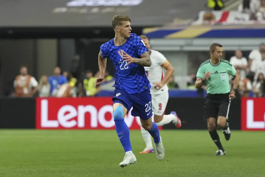 Luka Vuskovic in action for Tottenham before his record Brighton transfer