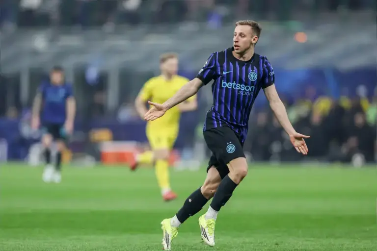 Brighton Monitor Davide Frattesi Transfer As Inter Milan Midfielder Attracts Premier League Interest