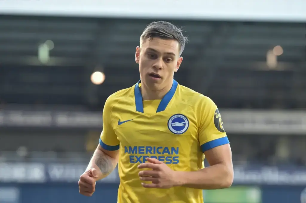 Leandro Trossard playing for Arsenal amid transfer interest from Besiktas