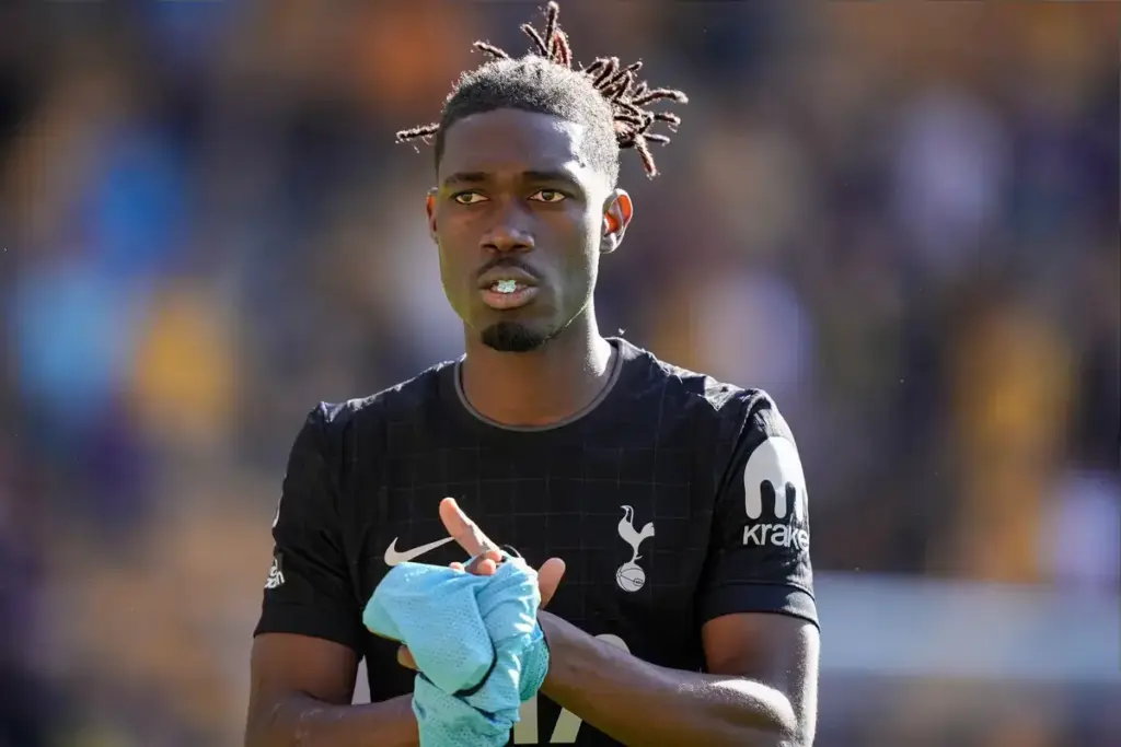 Brighton Weigh Up Shock Free Transfer Return For Yves Bissouma