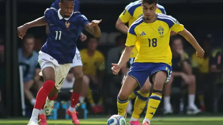 Yasin Ayari scores for Sweden in 3-1 UEFA Nations League win